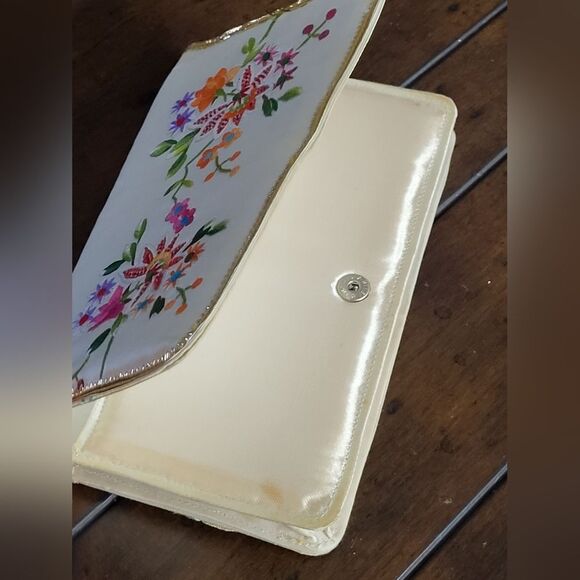 Vintage Satin Foldover clutch - Picture 3 of 6